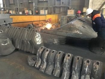Cabeza de martillo de acero de alto manganeso para trituradoras de impacto Partes de desgaste de la minería de energía