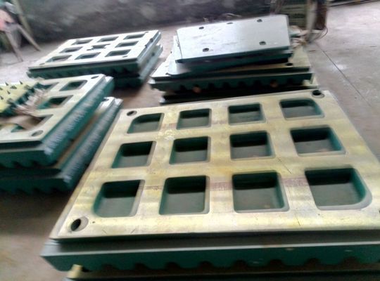 1000KG de peso triturador C125 triturador de mandíbula piezas de desgaste placa de mandíbula para la máquina de minería EN124 estándar