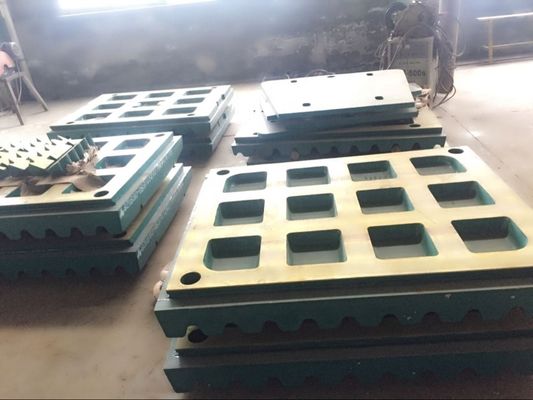 1000KG de peso triturador C125 triturador de mandíbula piezas de desgaste placa de mandíbula para la máquina de minería EN124 estándar