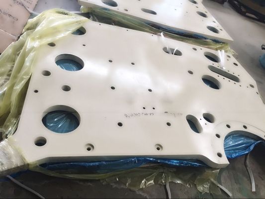 Piezas de trituradoras de cono de piedra forjadas y mecanizadas de placas laterales para aplicaciones mineras de mineral