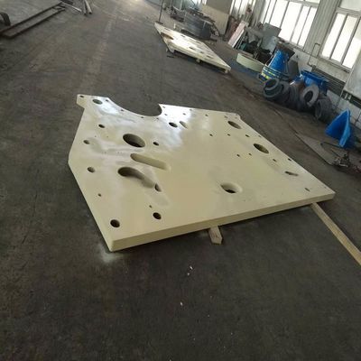 Piezas de trituradoras de cono de piedra forjadas y mecanizadas de placas laterales para aplicaciones mineras de mineral